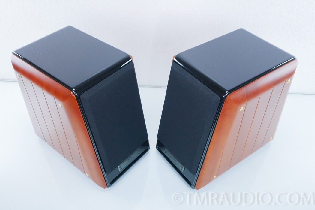 Usher BE-718 Bookshelf Speakers