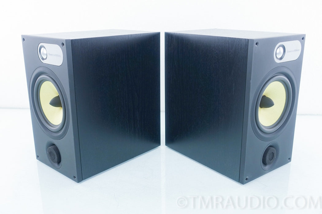 B&W 685 Bookshelf Speakers