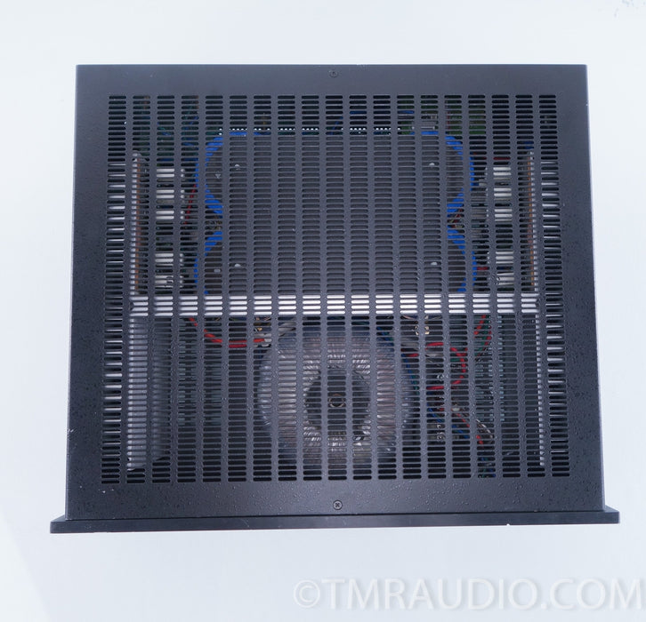 B&K Reference 2220 Stereo Power Amplifier