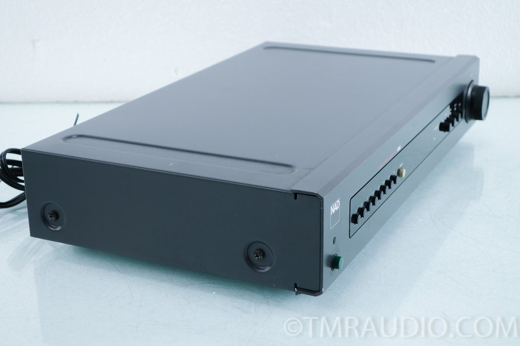 NAD 4300 AM / FM Professional Digital Tuner