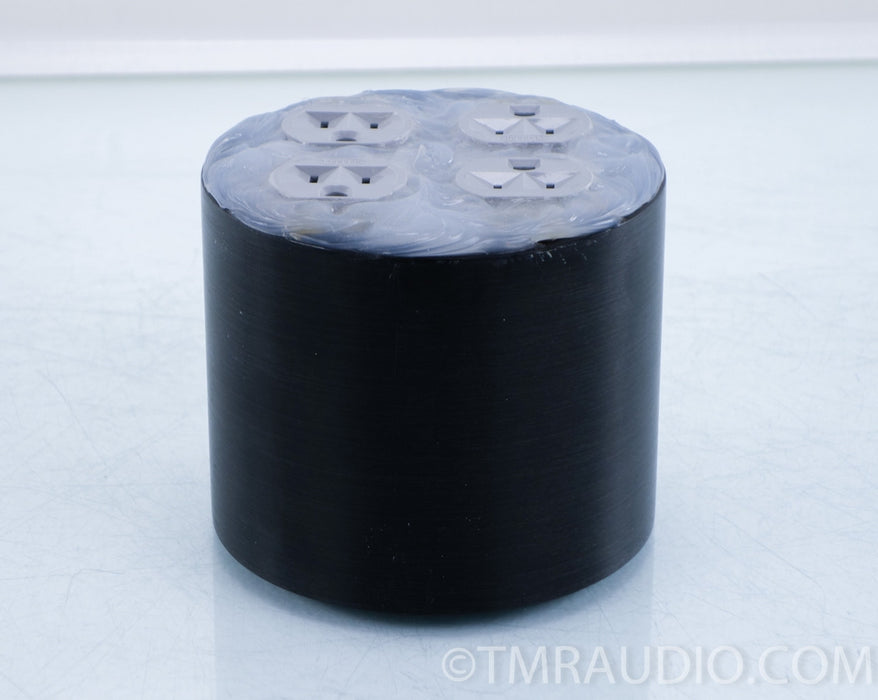 Blue Circle Audio PLC 6 Outlet Thingee AC Conditioner