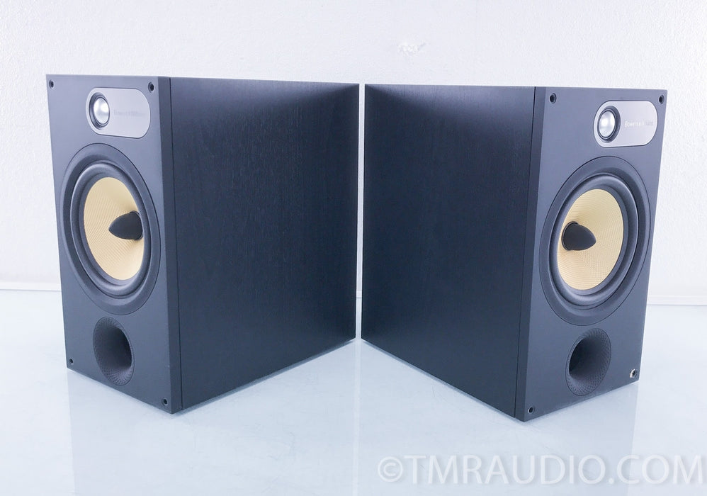 B&W 685 Bookshelf Speakers
