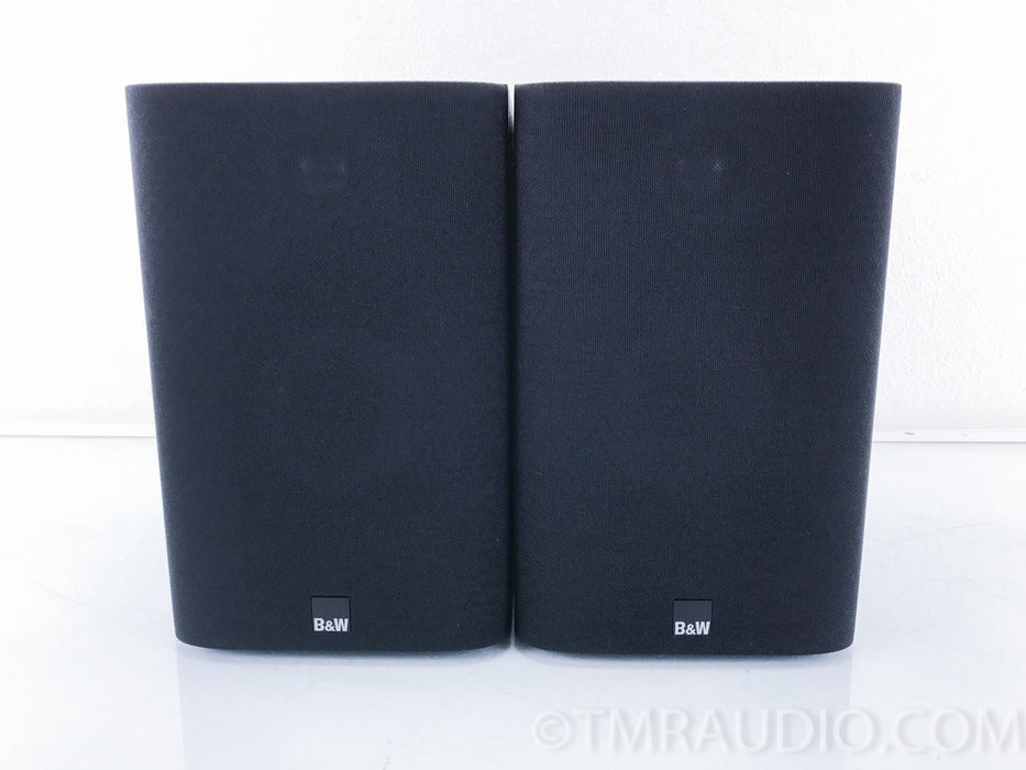 B&W 686 Bookshelf Speakers