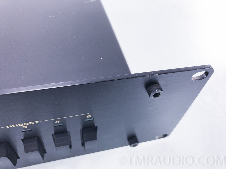 Sumo Charlie Vintage Stereo FM Tuner