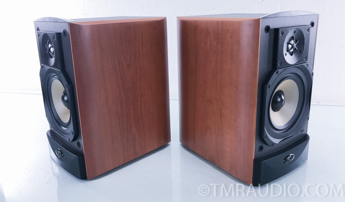 Paradigm Studio 20 v.2 Bookshelf Speakers