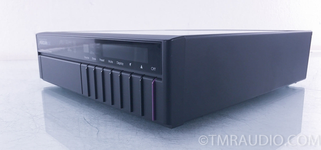 Meridian 568 7.1 Channel Surround Processor