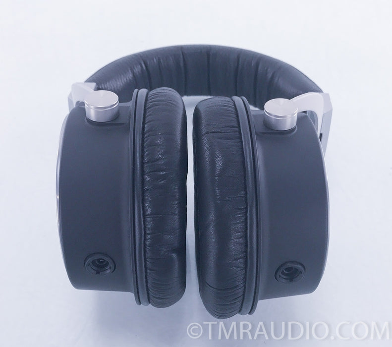 McIntosh MHP-1000 Closed-back Stereo Headphones