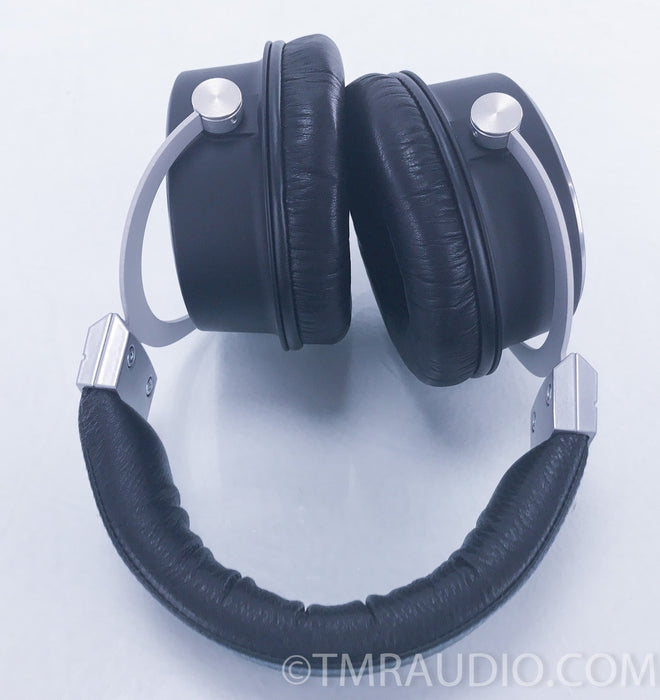 McIntosh MHP-1000 Closed-back Stereo Headphones