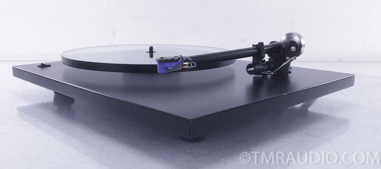 Rega P3-24 Turntable