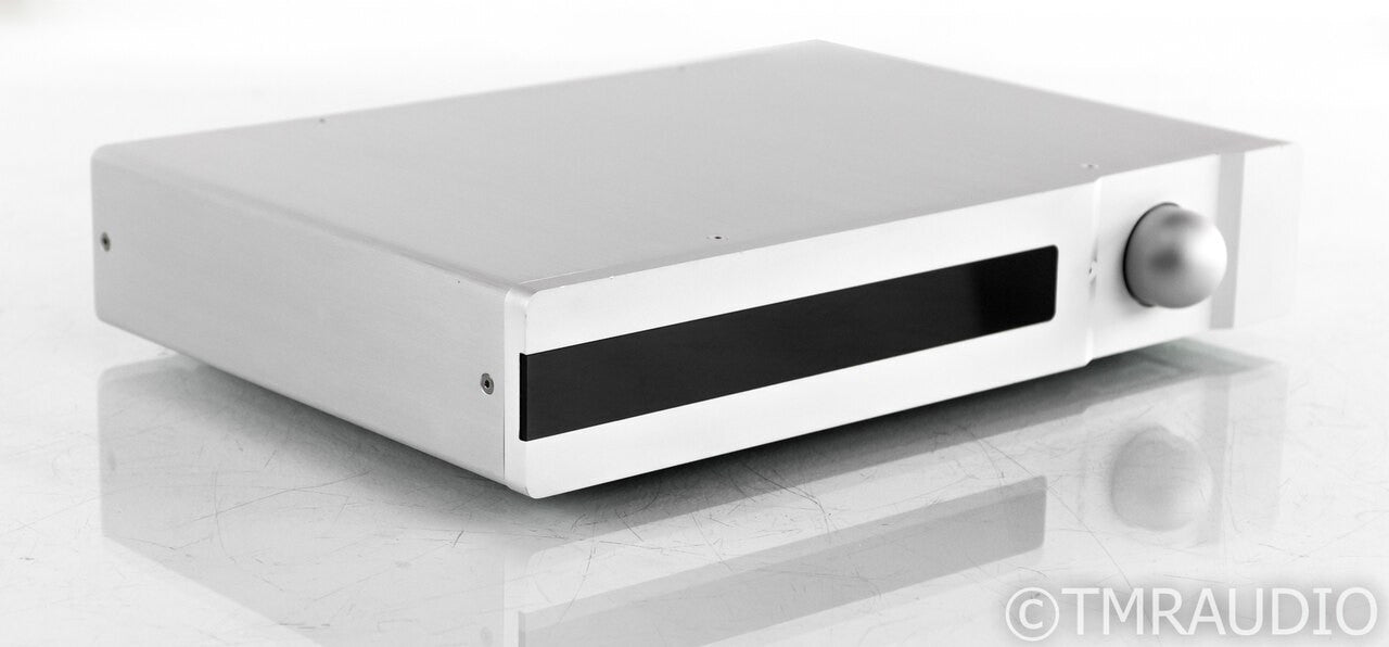 Auralic Vega DAC; D/A Converter; Remote; DSD