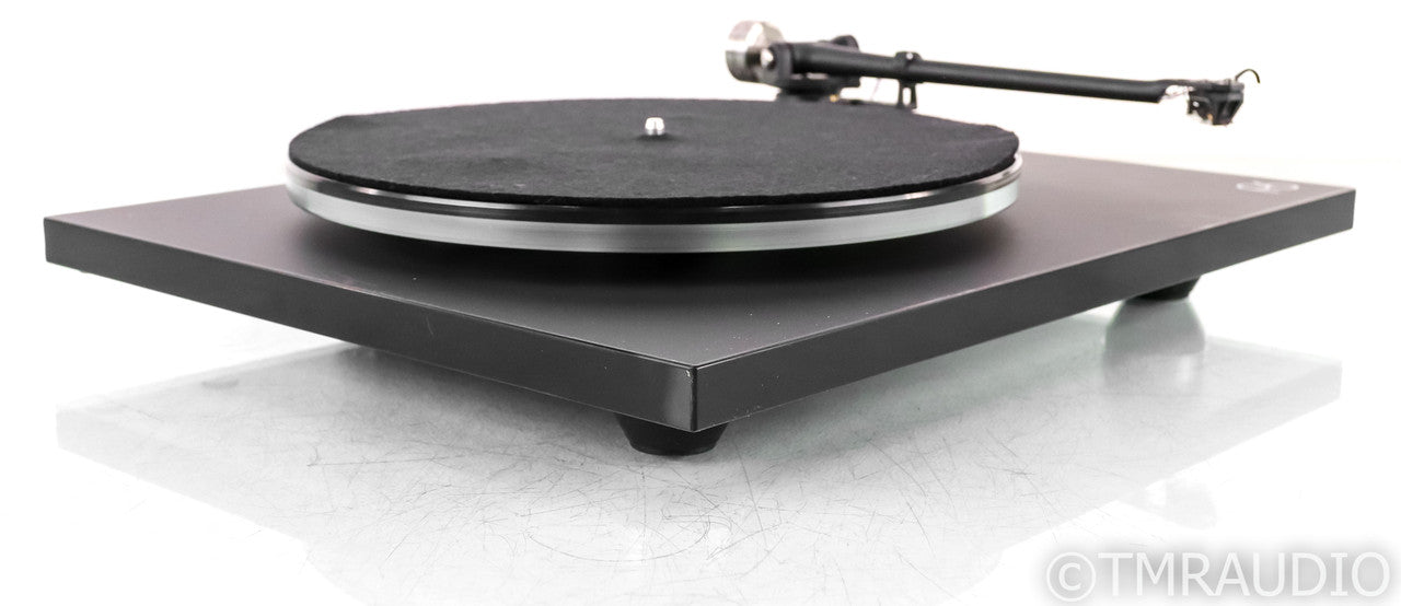 Rega Planar 6 Turntable