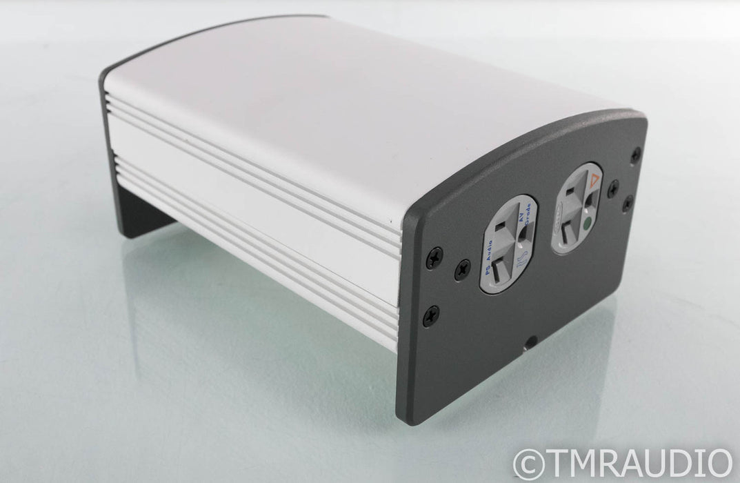 PS Audio Ultimate Outlet AC Power Line Conditioner; High Current; 20A