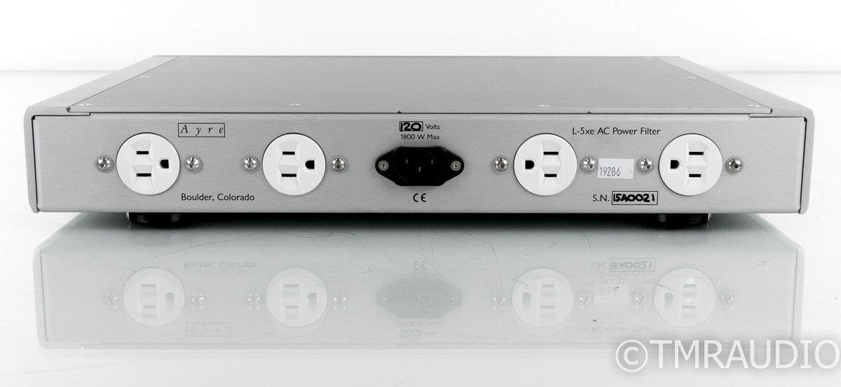 Ayre L-5xe Power Conditioner; L5xe; Silver (1/6)