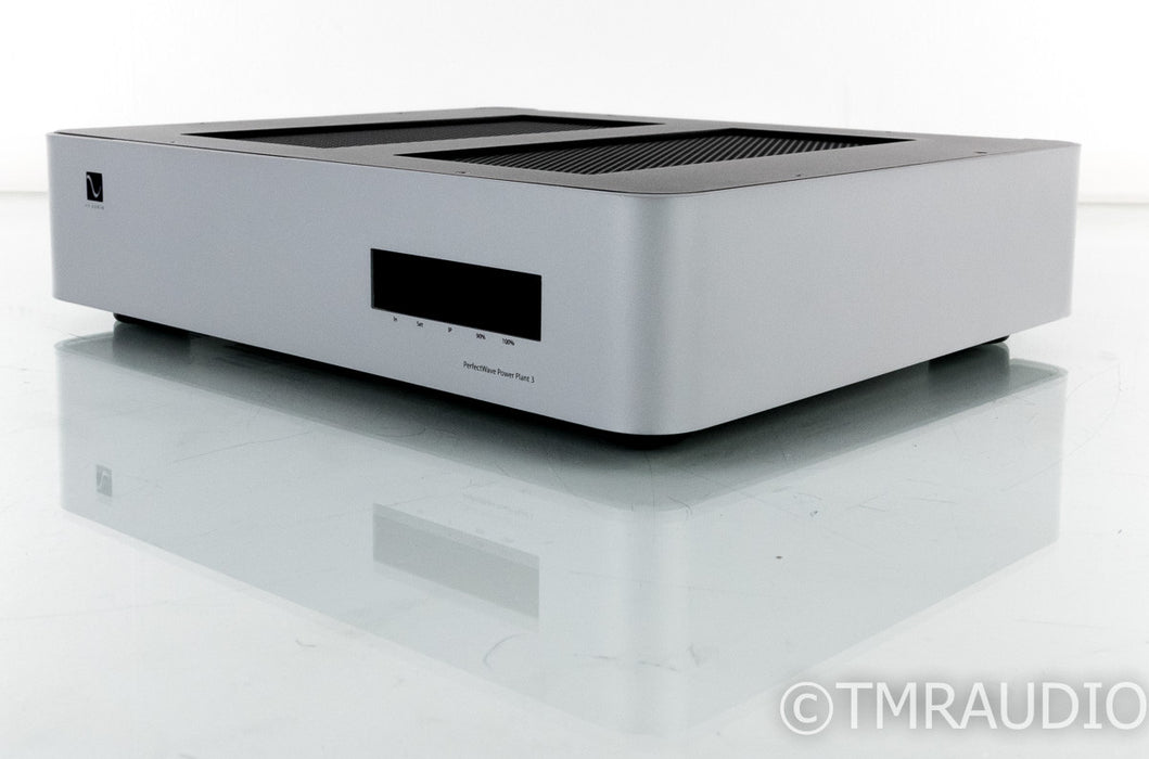 PS Audio PerfectWave Power Plant 3 Power Conditioner; P3; Remote (Warranty)