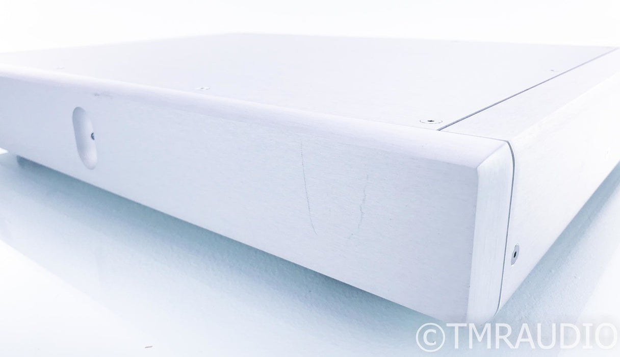 Ayre L-5xe Power Conditioner; L5xe (1/2)