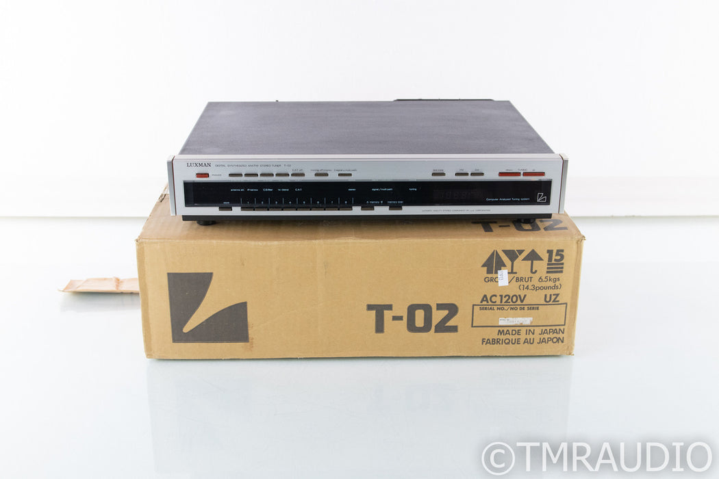 Luxman T-02 Vintage Digital AM / FM Tuner; T 02