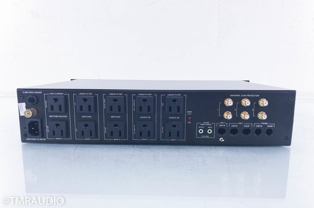 Panamax M5300-PM Power Conditioner