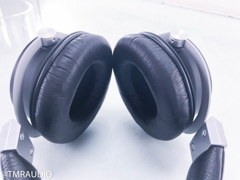 McIntosh MHP1000 Closed-Back Headphones