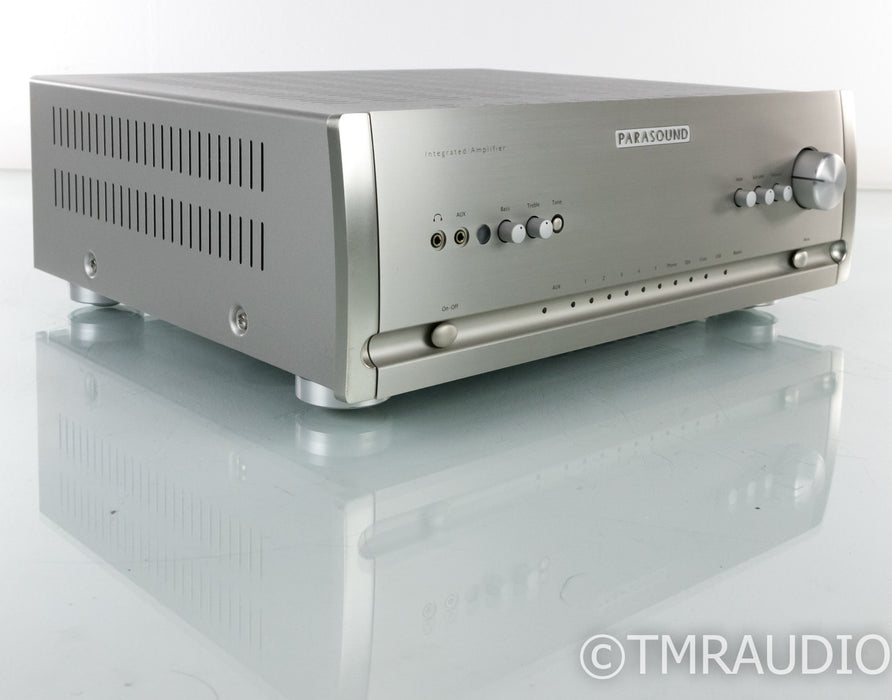 Parasound Halo Integrated Stereo Amplifier / DAC; Remote