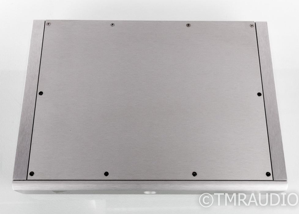 Ayre L-5xe Power Conditioner; L5xe; Silver (1/6)