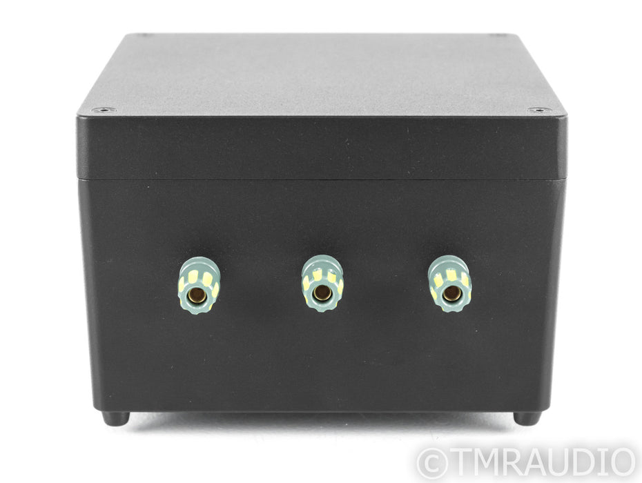 Akiko Audio Ground Conditioner Castello; Passive Earthing Box
