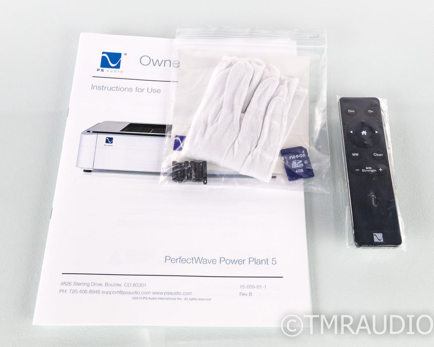 PS Audio PerfectWave Power Plant 5 Power Line Conditioner; P5; Remote