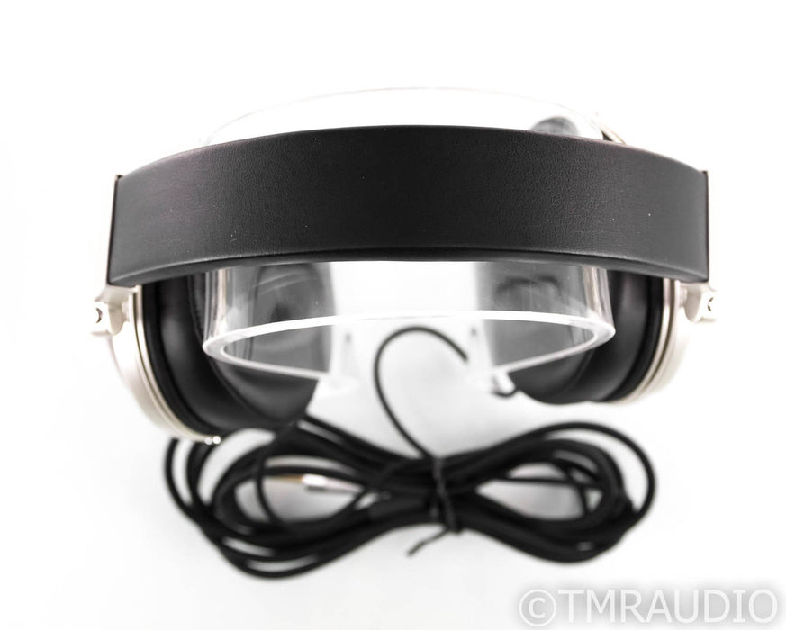 Denon AH-D7000 Closed Back Headphones; AHD7000