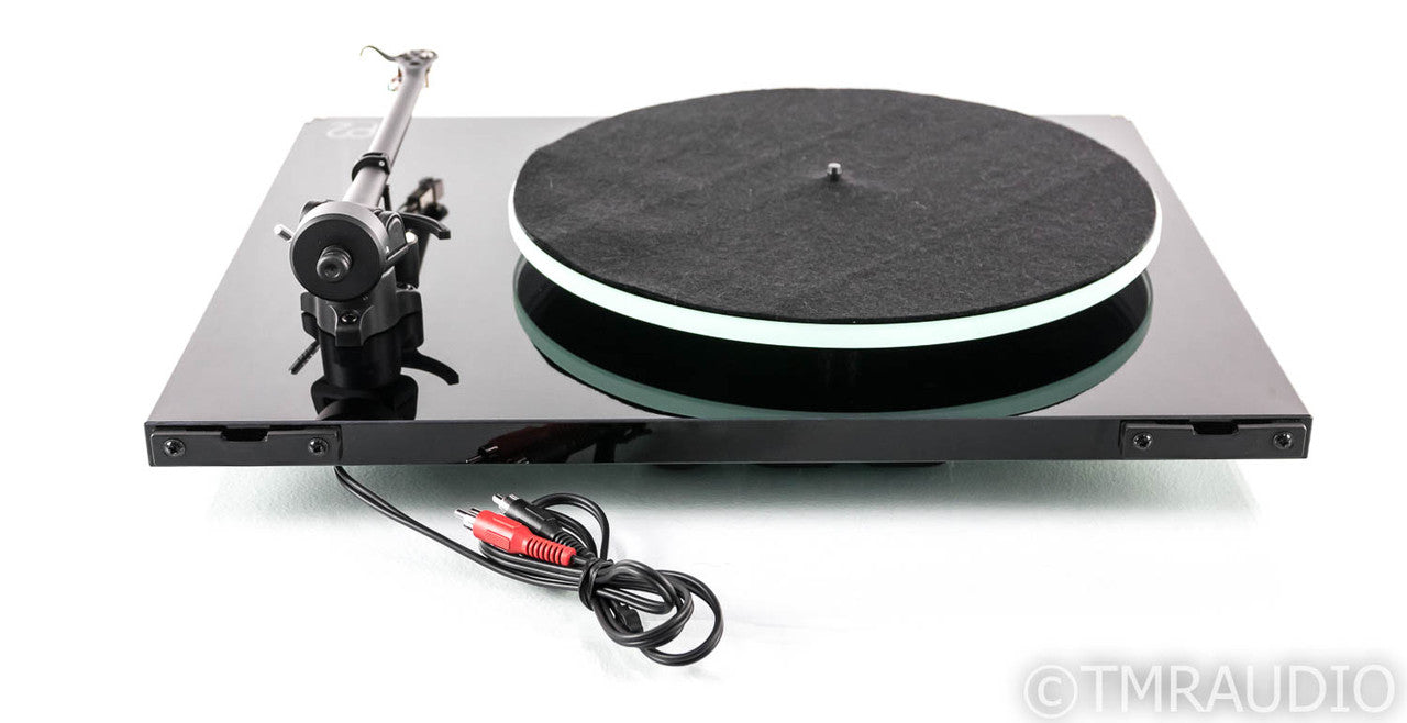 Rega Planar 2 Turntable; RB 220 Tonearm; P2; Rega Carbon MM Cartridge
