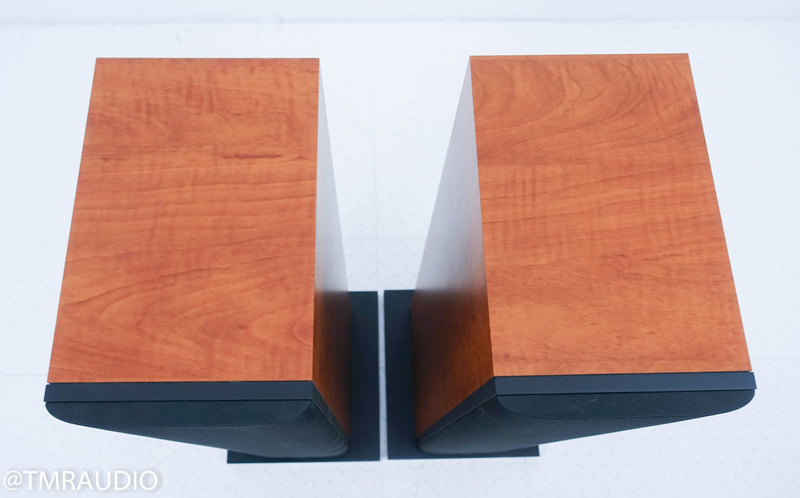B&W 684 Floorstanding Speakers