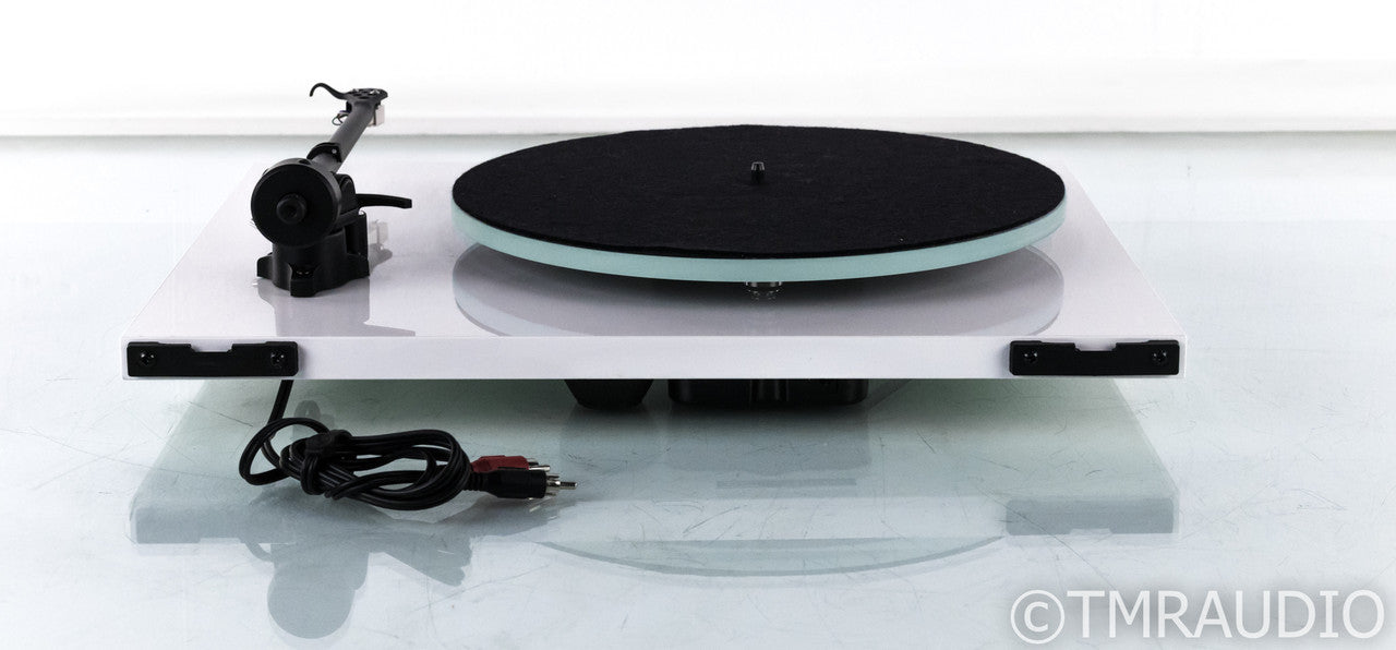 Rega P2 Belt Drive Turntable; Planar 2; Rega Carbon MM Cartridge
