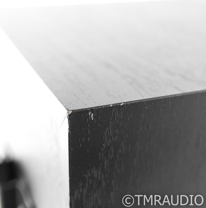 B&W 685 Bookshelf Speakers