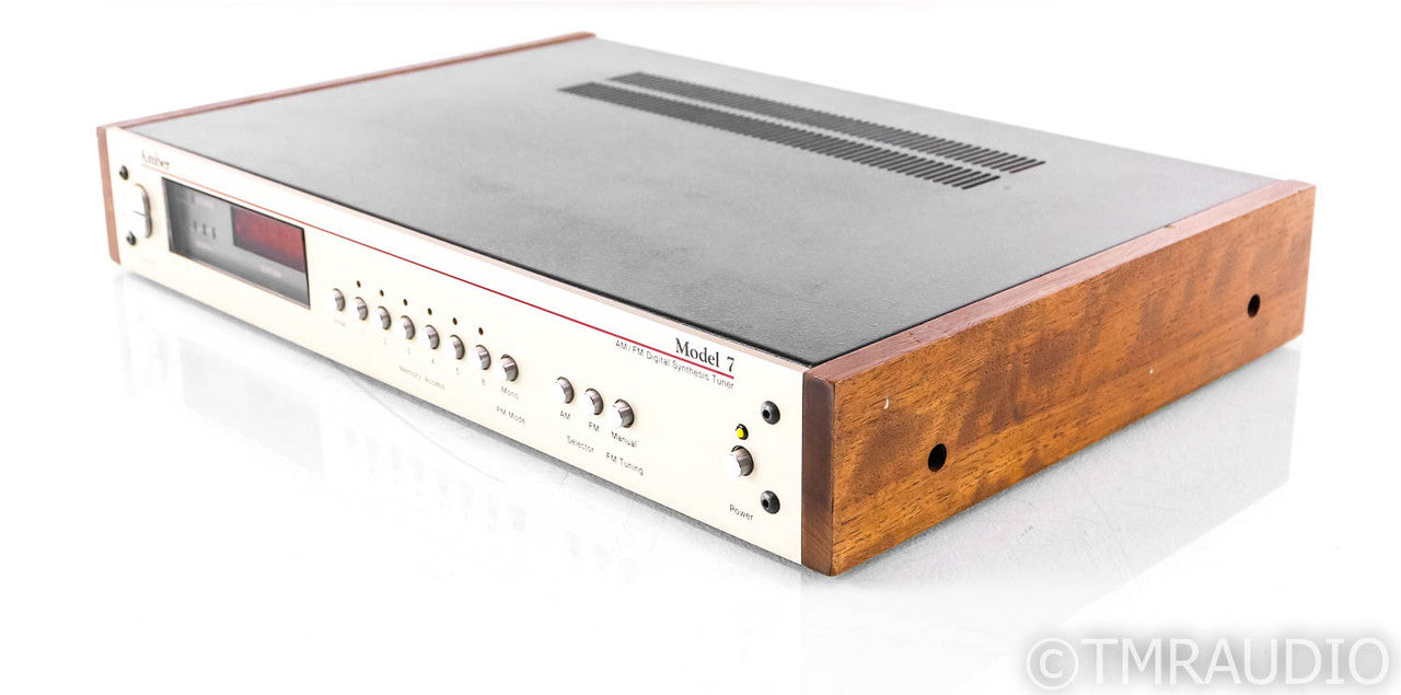 Amber Model 7 Vintage Digital AM / FM Tuner; Silver