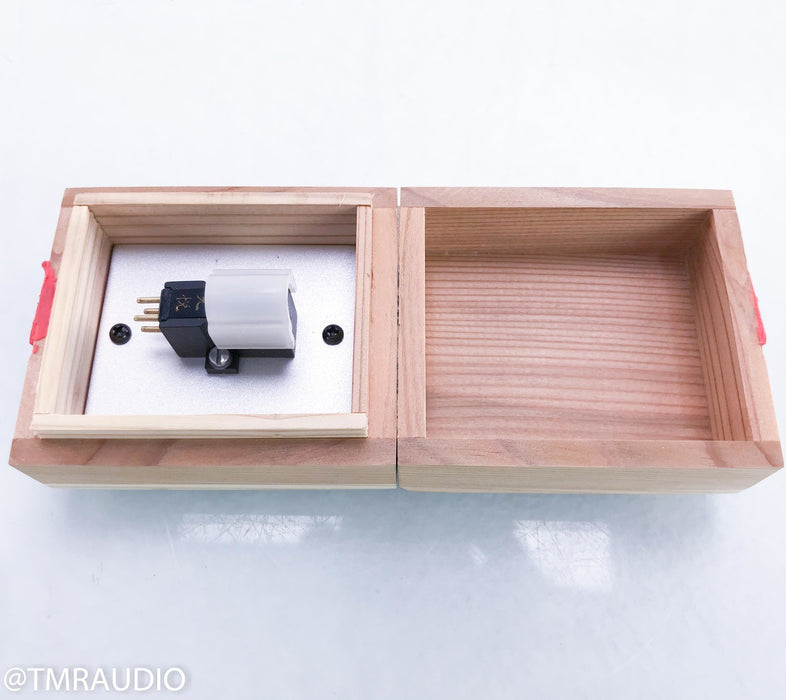 Koetsu EMC-1B Black Moving Coil Phono Cartridge