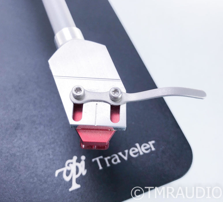 VPI Traveler V2 Turntable; Dynavector 10X5 MC Cartridge