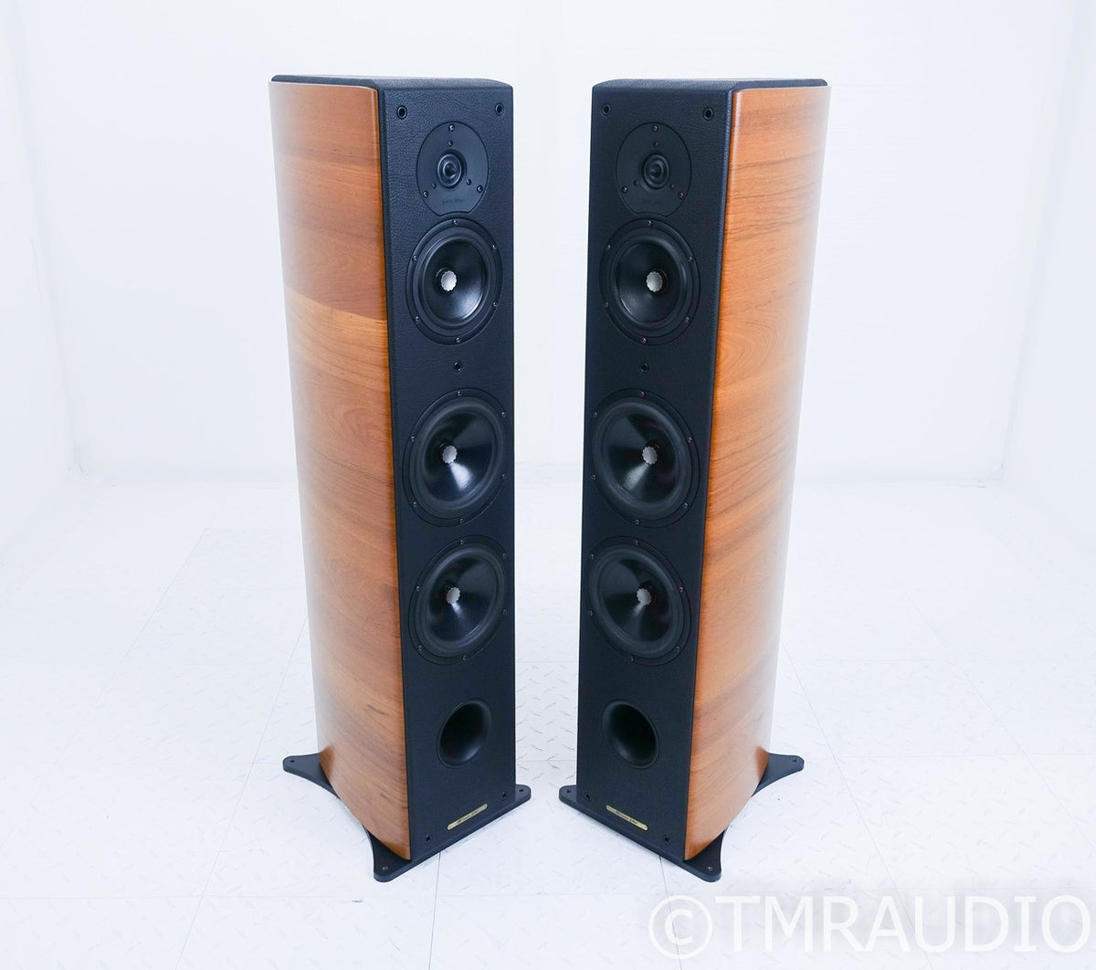 Sonus Faber Grand Piano Domus Floorstanding Speakers — The Music Room
