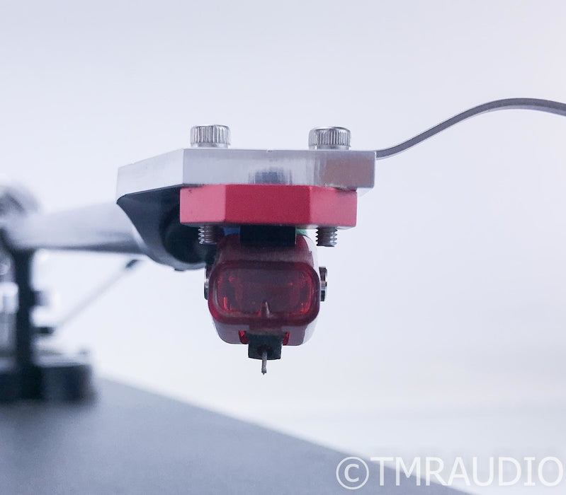 VPI Traveler V2 Turntable; Dynavector 10X5 MC Cartridge