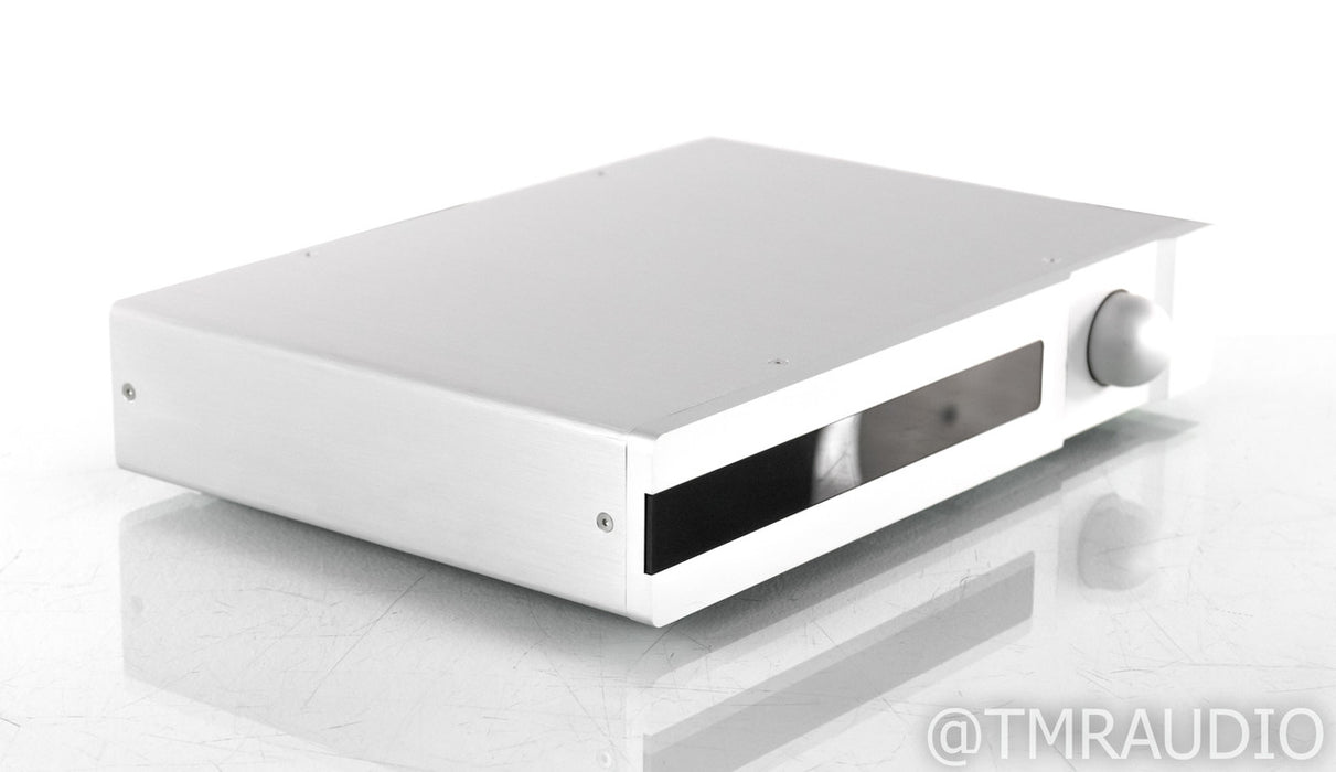 Auralic Vega DAC; D/A Converter; Remote