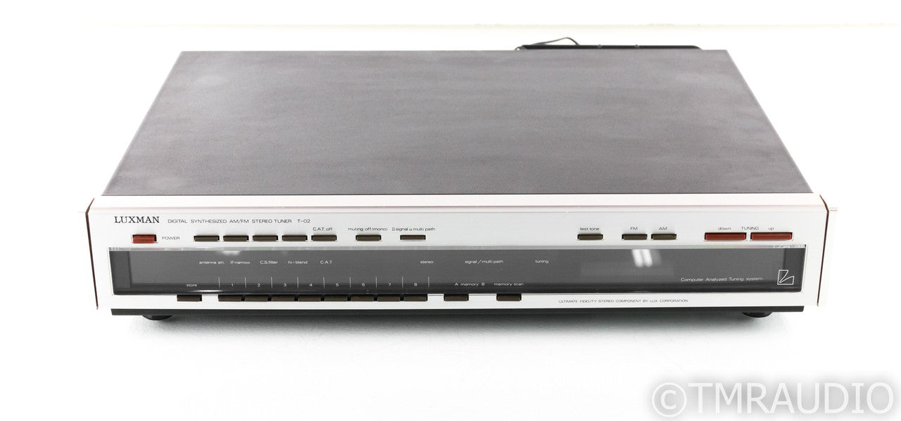 Luxman T-02 Vintage Digital AM / FM Tuner; T 02