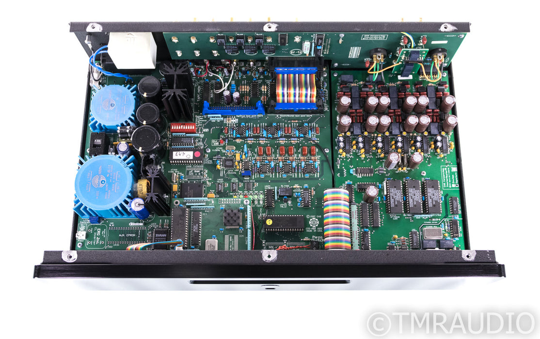 EAD TheaterMaster Ovation Plus 5.1 Channel Processor; DAC; Remote; Upgraded
