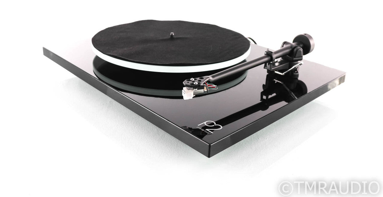 Rega Planar 2 Belt Drive Turntable; RB 220 Tonearm; P2; Rega Carbon MM Cartridge