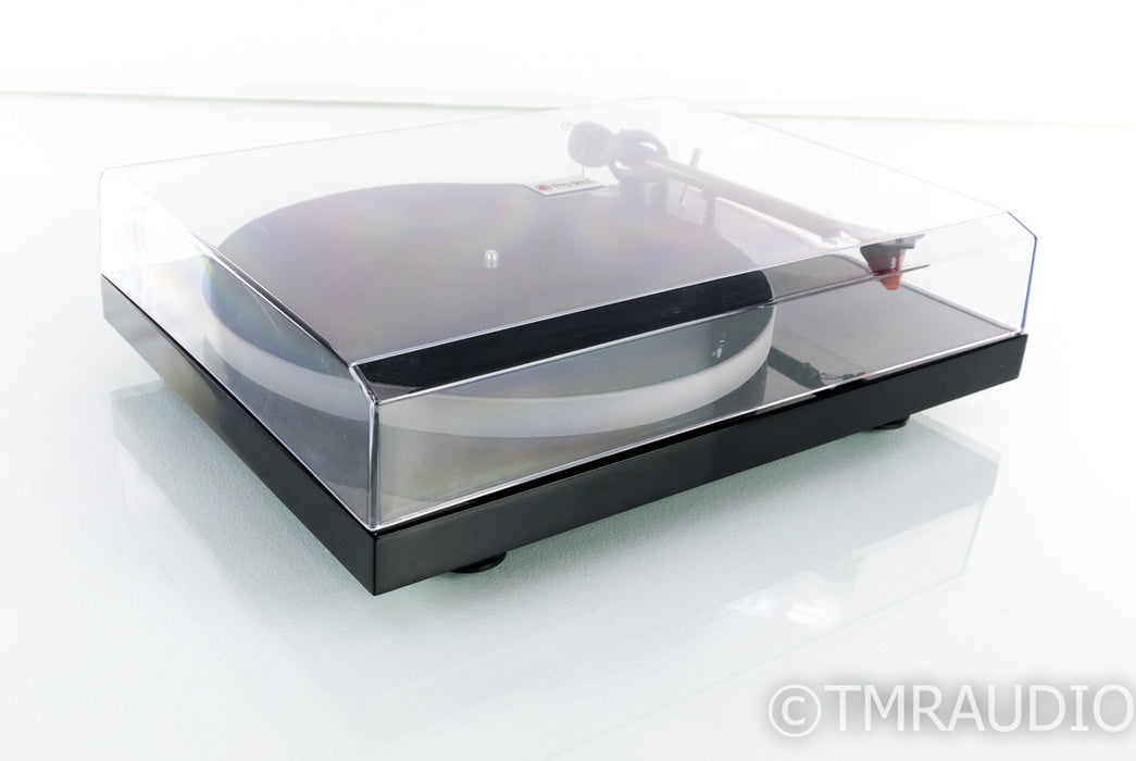 Pro-Ject Debut Carbon Belt Drive Turntable; Ortofon 2M Red Cartridge