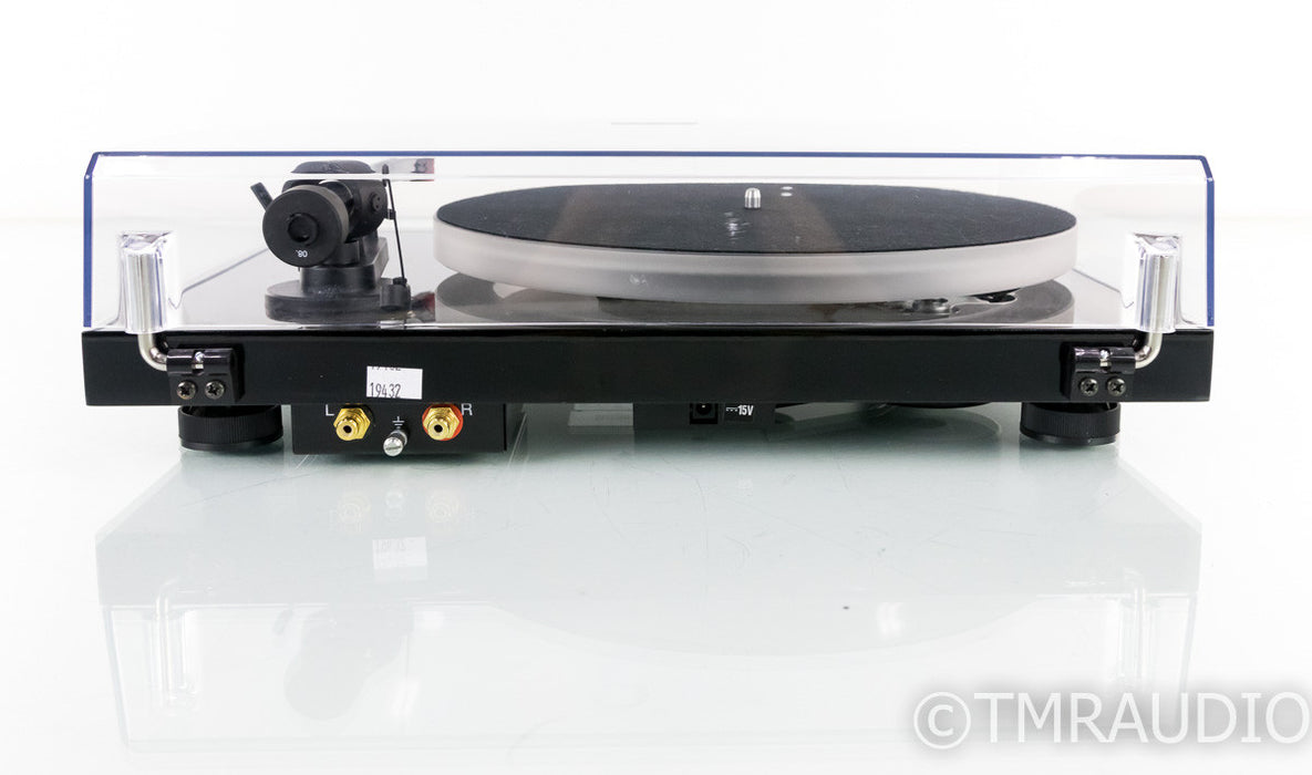 Pro-Ject Debut Carbon Belt Drive Turntable; Ortofon 2M Red Cartridge