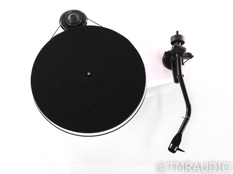 Pro-ject RPM 3 Carbon Turntable; RM3; White (No Cartridge)