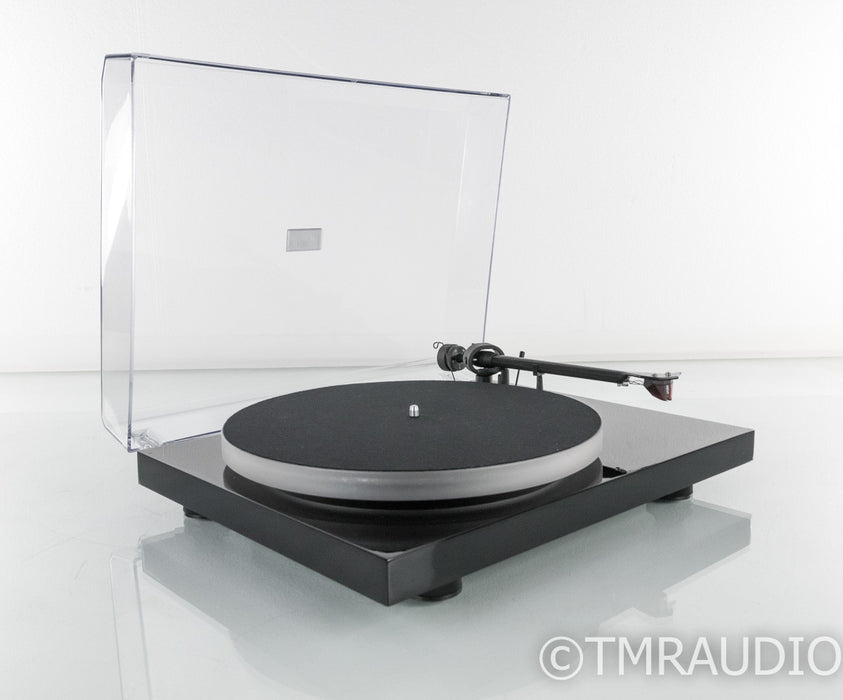 Pro-Ject Debut Carbon Belt Drive Turntable; Ortofon 2M Red Cartridge
