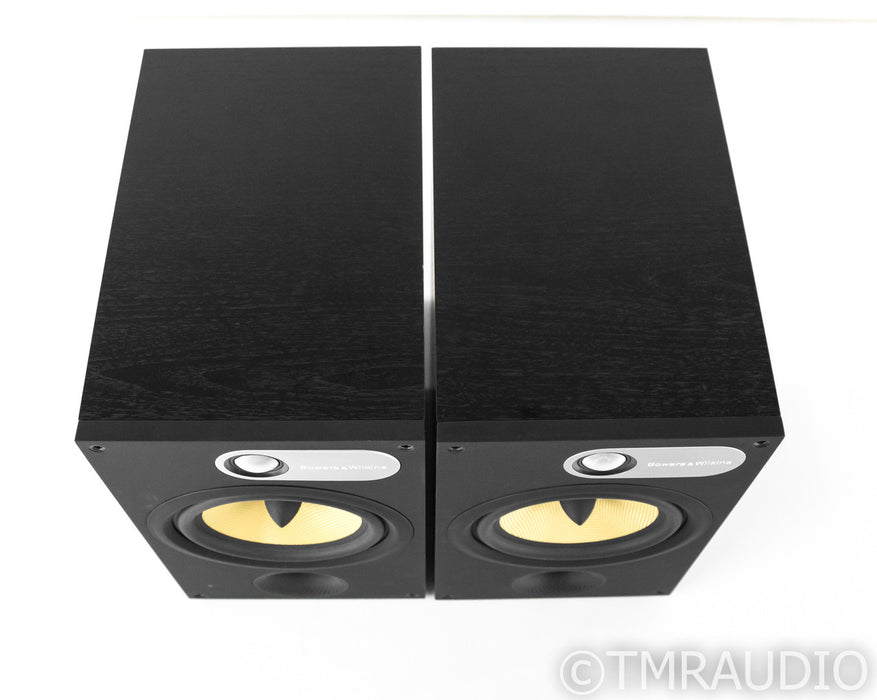 B&W 685 Bookshelf Speakers