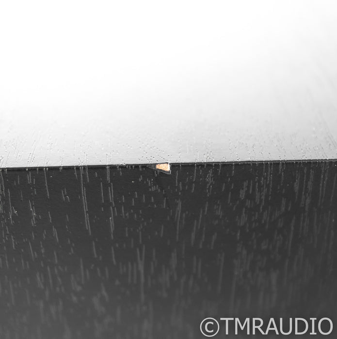 B&W 685 Bookshelf Speakers