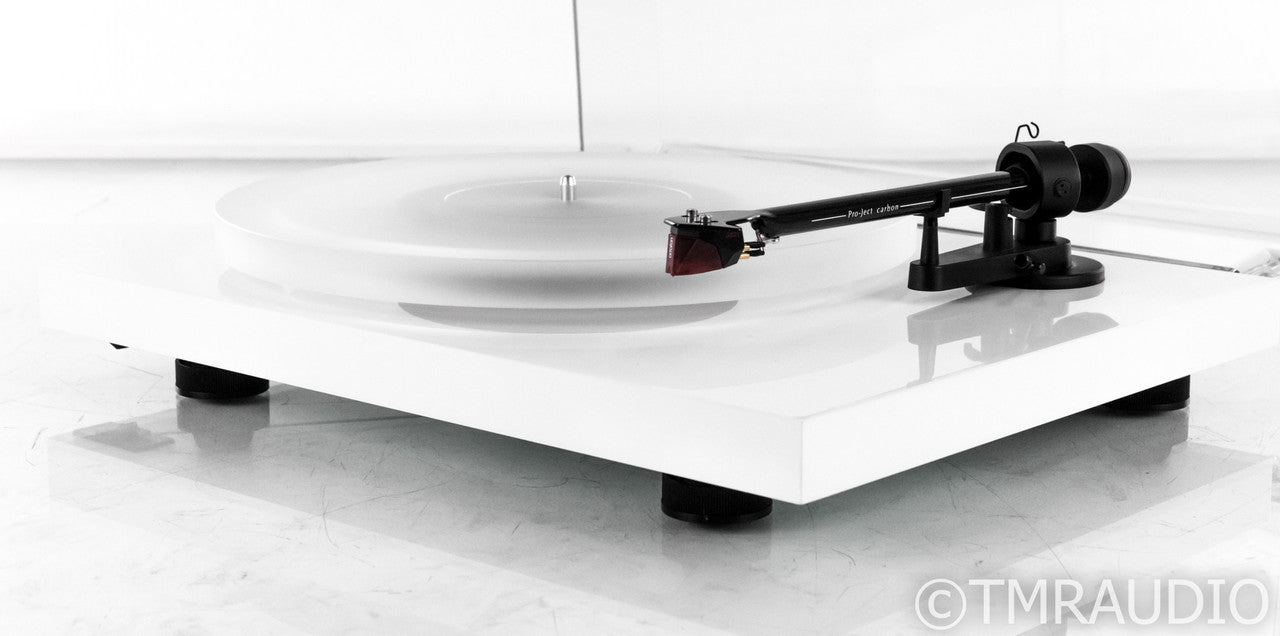 Pro-Ject Debut Carbon Belt Drive Turntable; Ortofon 2M Red Cartridge