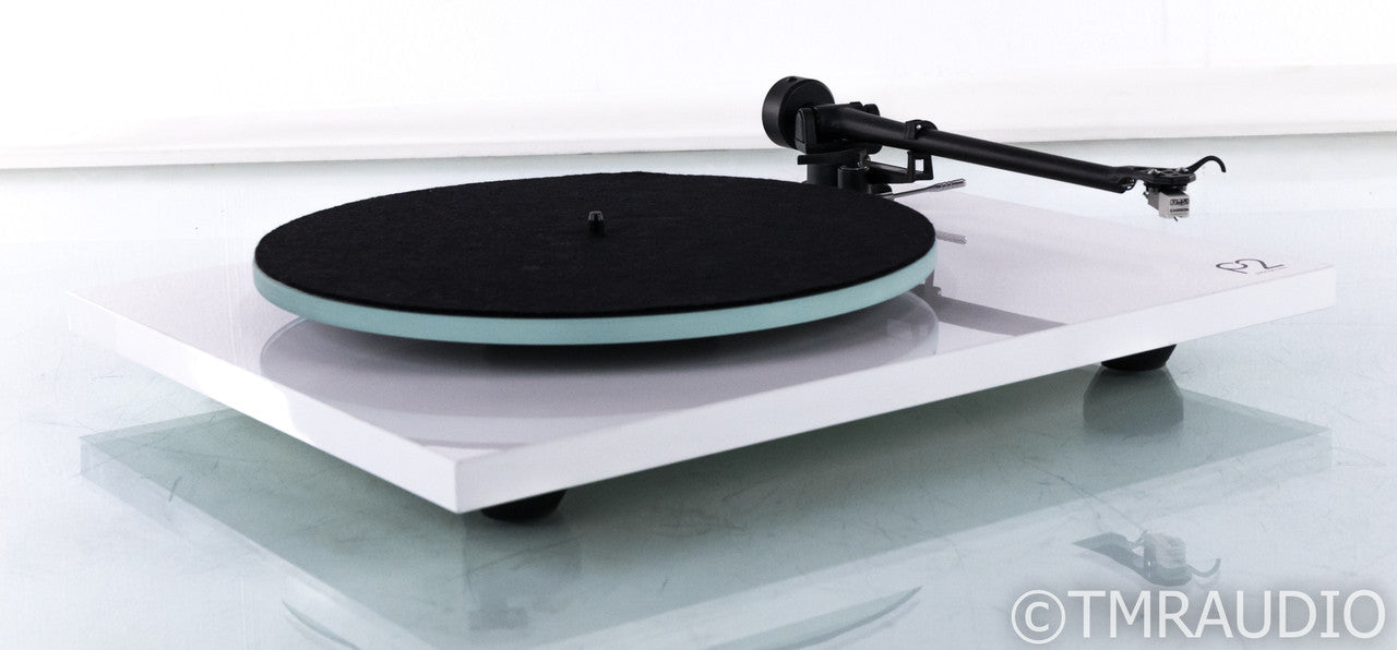 Rega P2 Belt Drive Turntable; Planar 2; Rega Carbon MM Cartridge