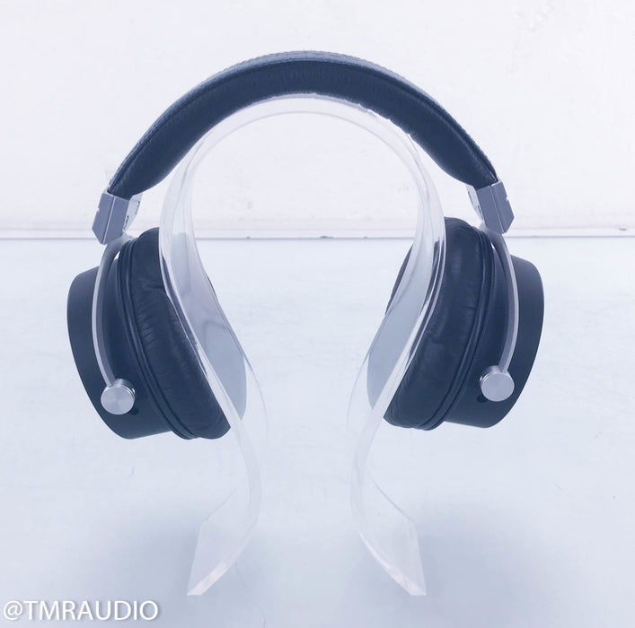 McIntosh MHP1000 Closed-Back Headphones