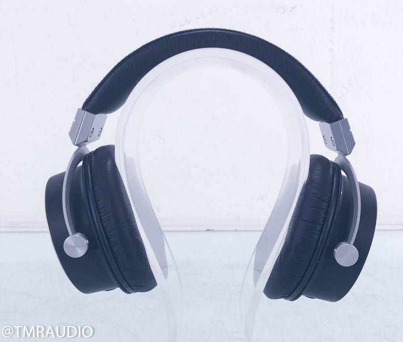 McIntosh MHP1000 Closed-Back Headphones